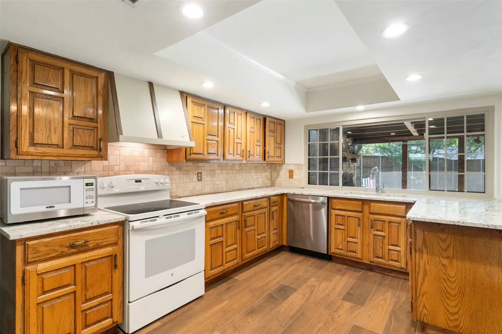3618 Arbor Trail Garland TX 75043
