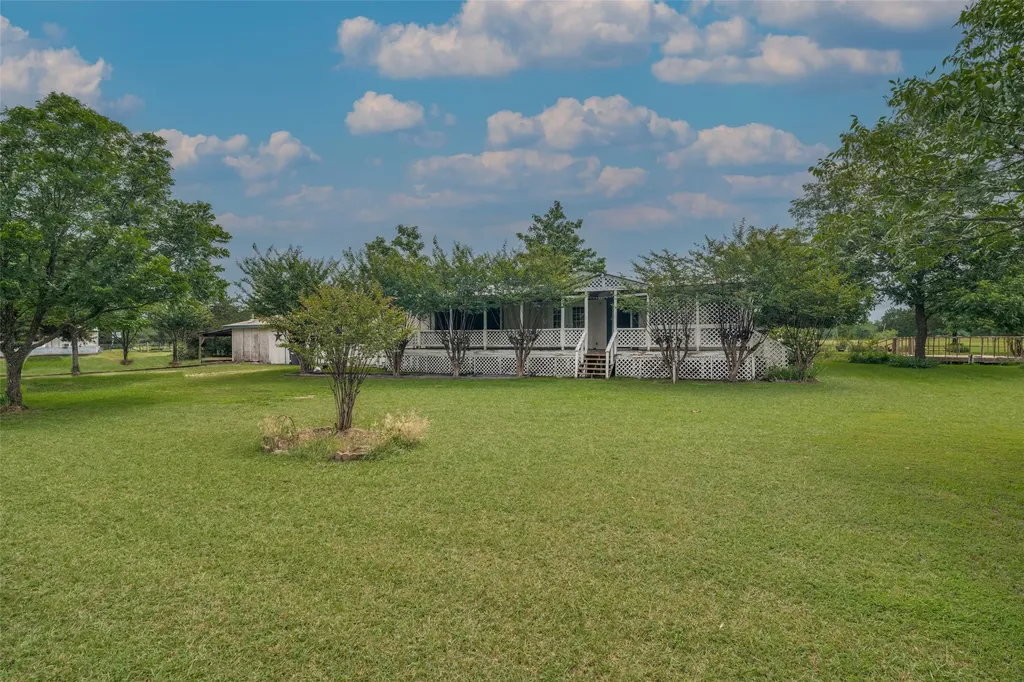 130 Meadowview Lane Point TX 75472