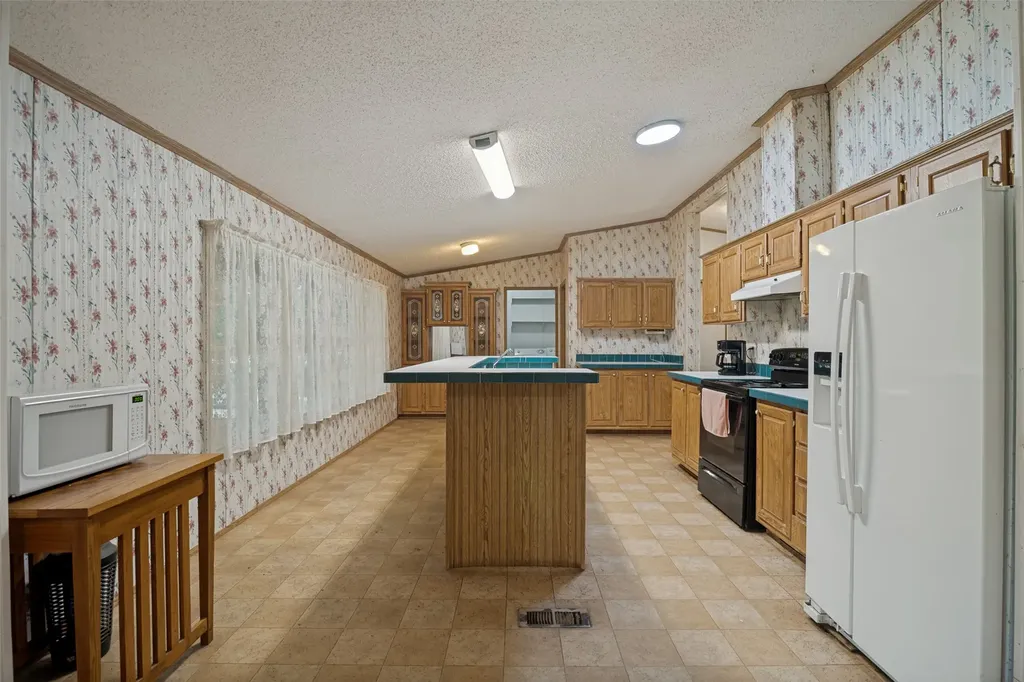130 Meadowview Lane Point TX 75472