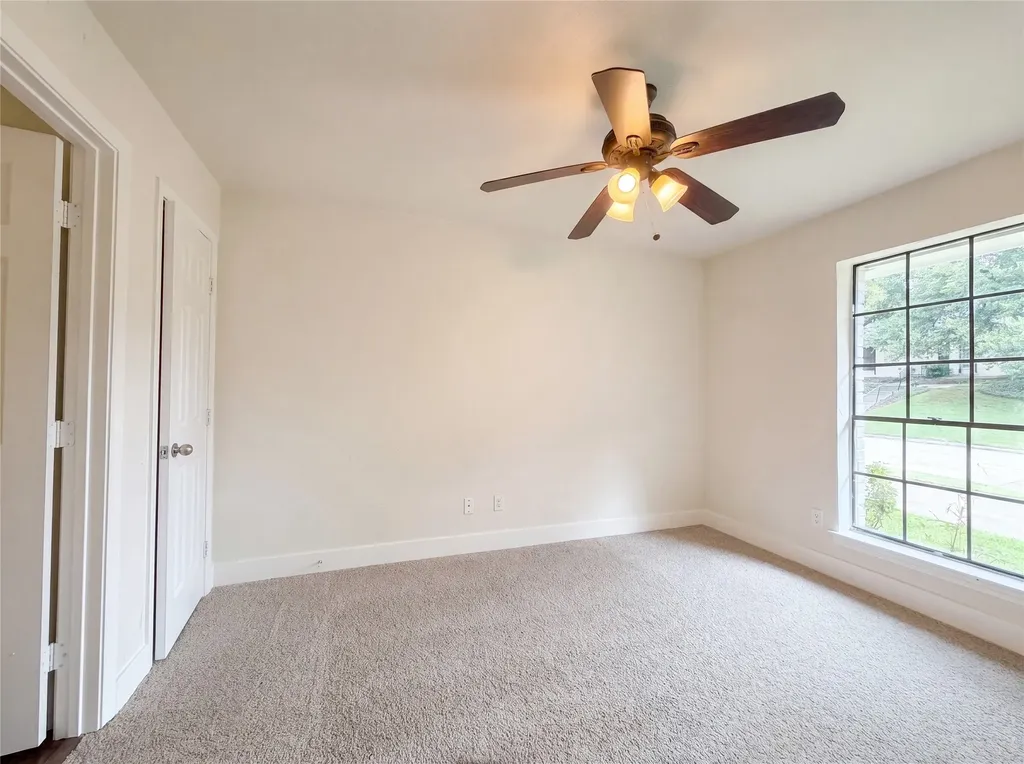 2005 N Arbor Rose Drive Grand Prairie TX 75050