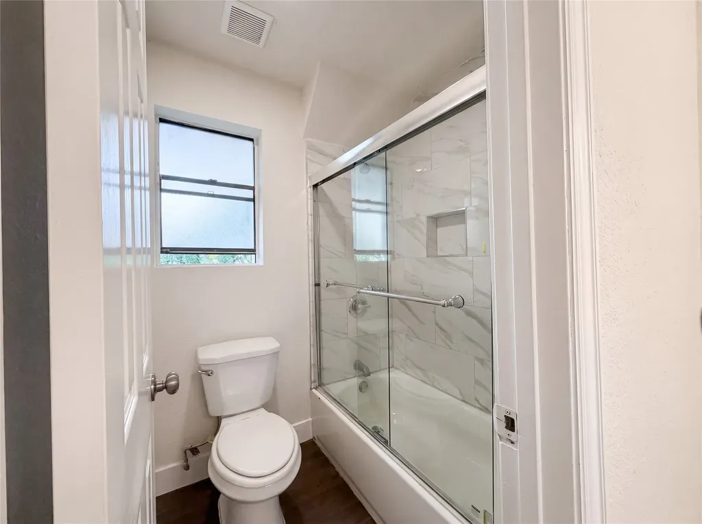2005 N Arbor Rose Drive Grand Prairie TX 75050