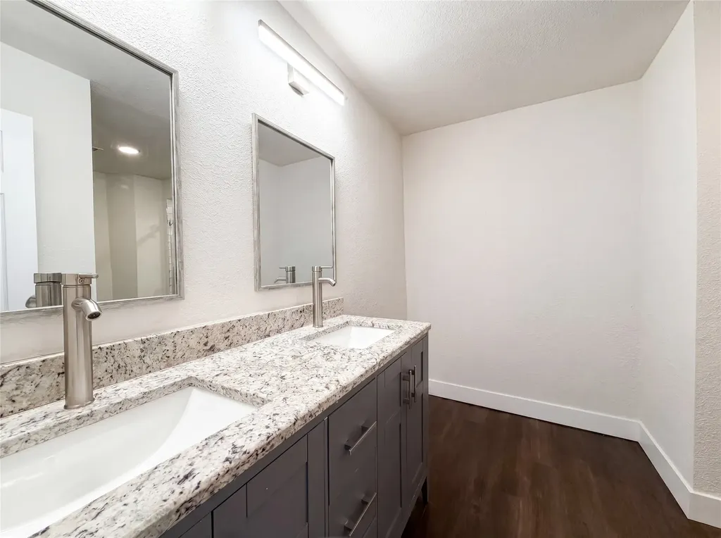 2005 N Arbor Rose Drive Grand Prairie TX 75050
