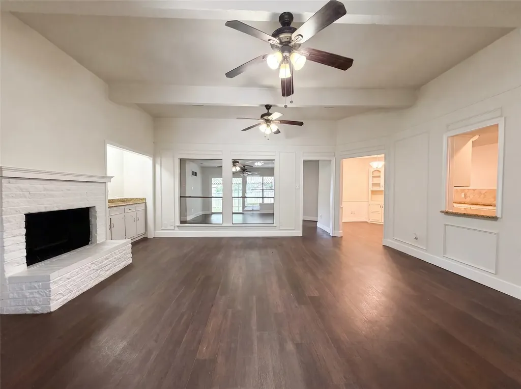 2005 N Arbor Rose Drive Grand Prairie TX 75050