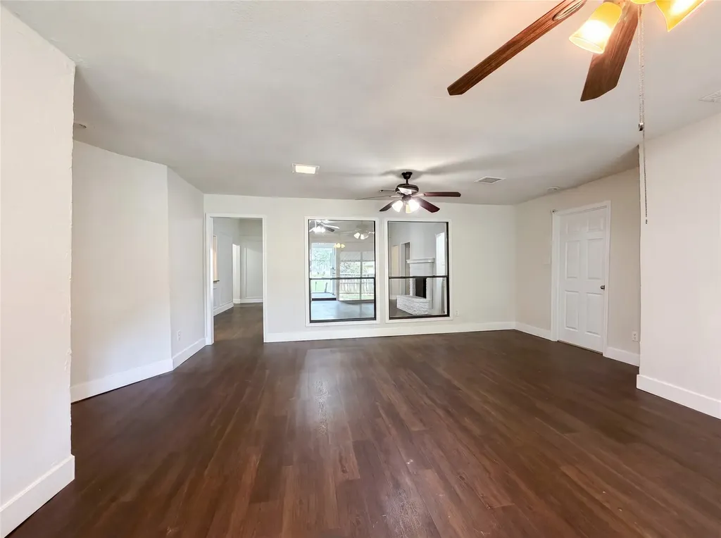 2005 N Arbor Rose Drive Grand Prairie TX 75050