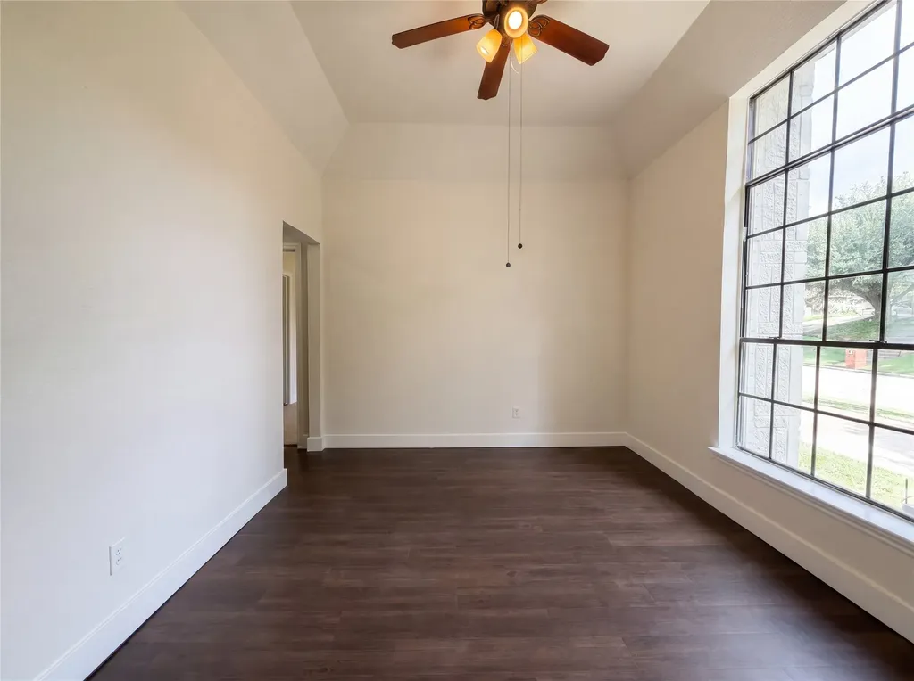 2005 N Arbor Rose Drive Grand Prairie TX 75050