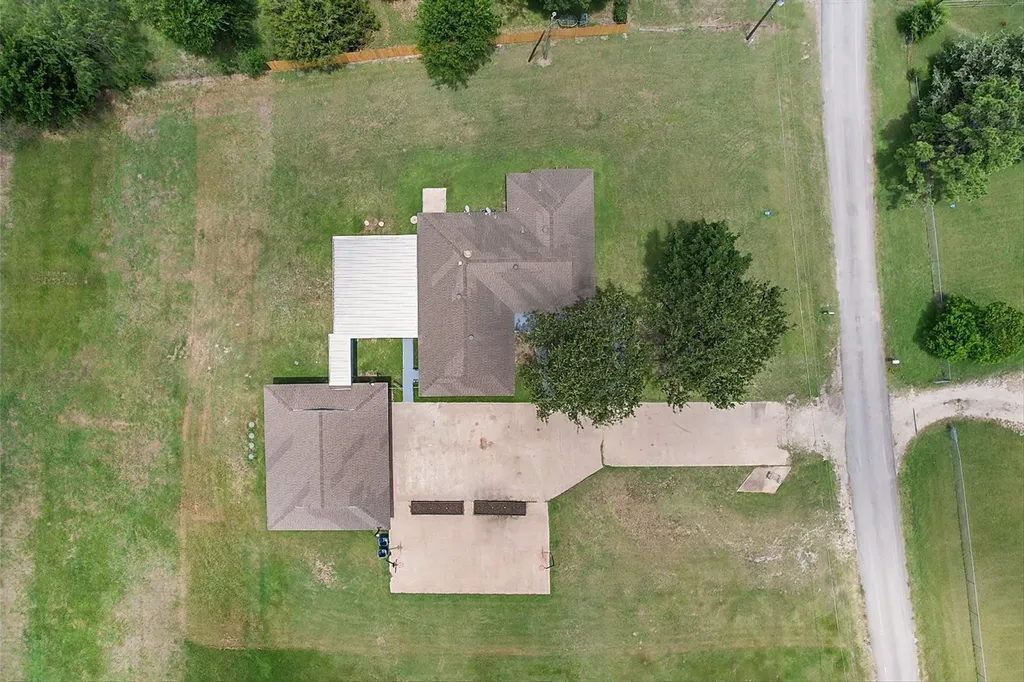 5835 County Road 2091 Corsicana TX 75110