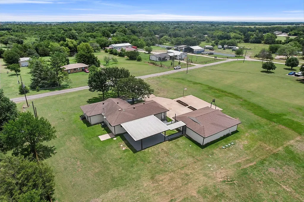 5835 County Road 2091 Corsicana TX 75110