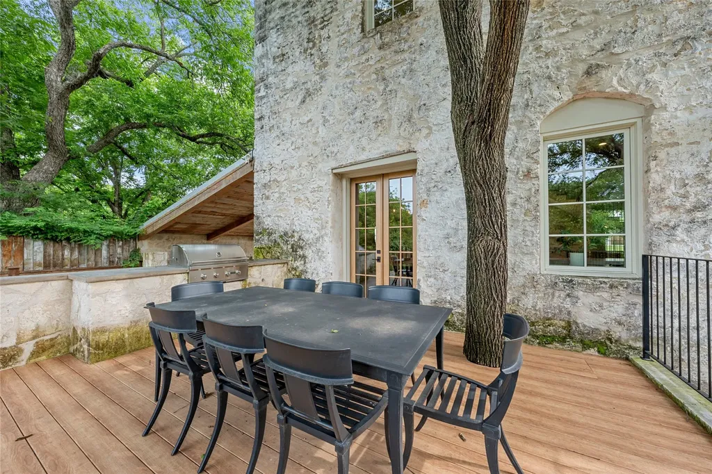 401 E Avenue A Valley Mills TX 76689