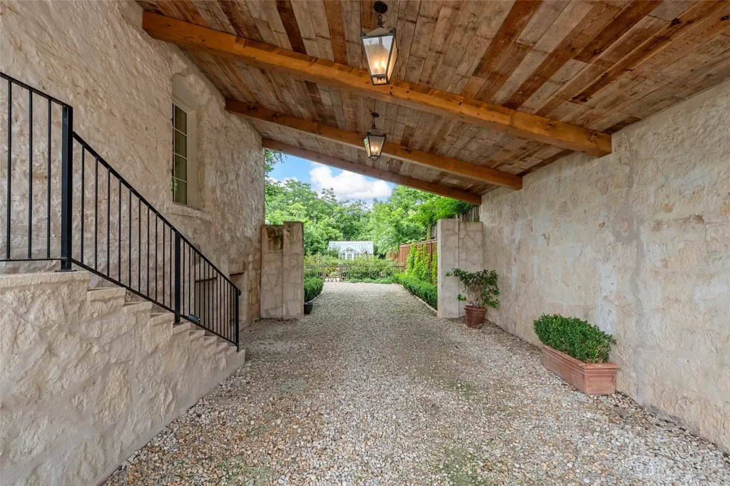 401 E Avenue A Valley Mills TX 76689