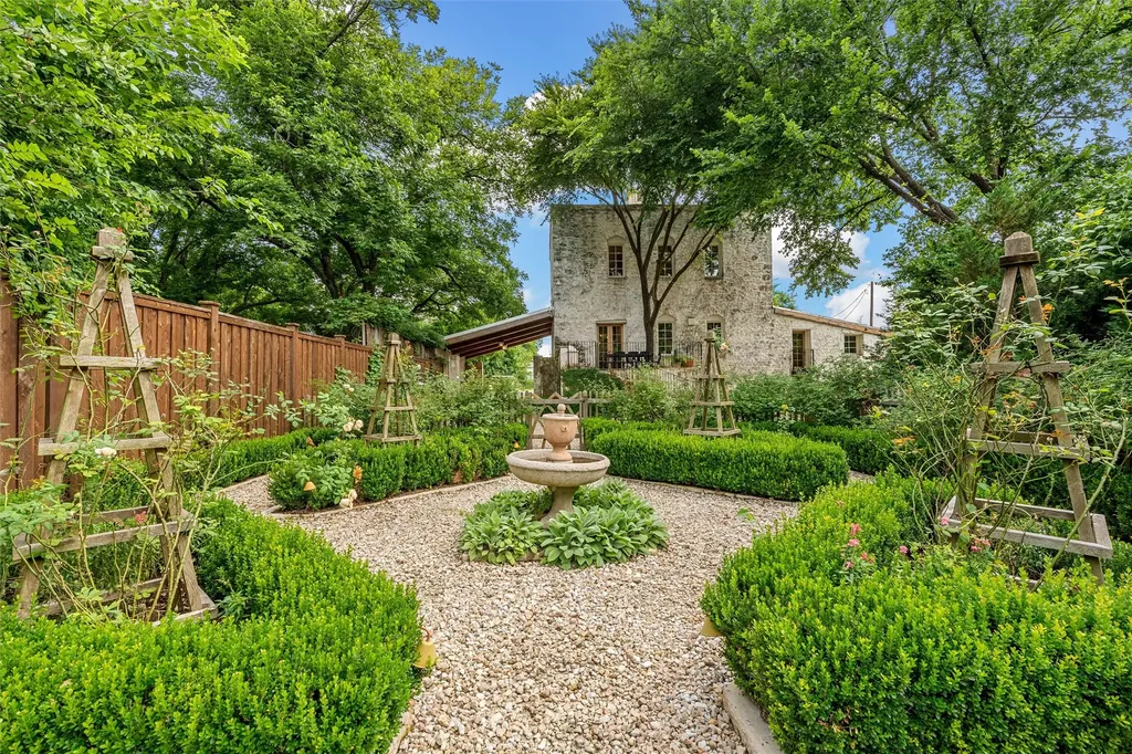 401 E Avenue A Valley Mills TX 76689