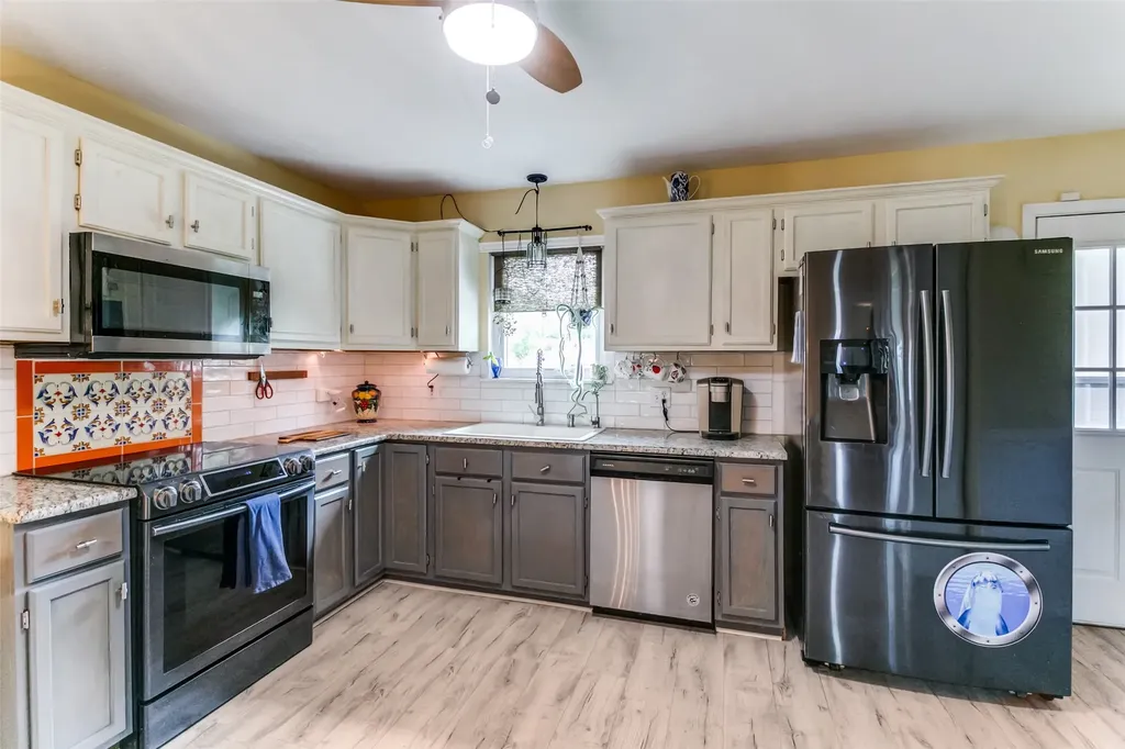 500 S Las Vegas Trail White Settlement TX 76108