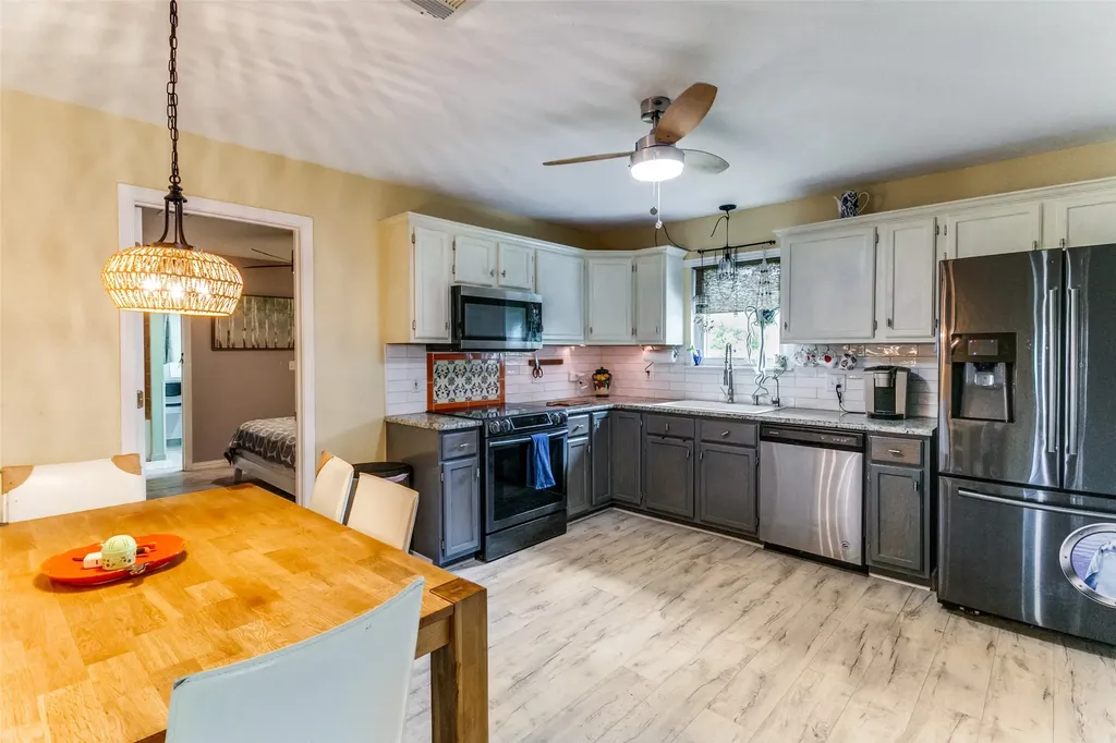 500 S Las Vegas Trail White Settlement TX 76108