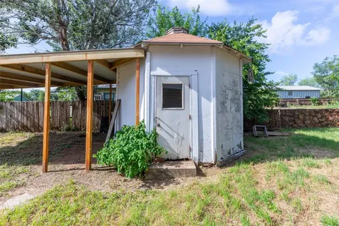 601 W 3rd Street Baird TX 79504