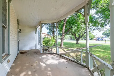 601 W 3rd Street Baird TX 79504