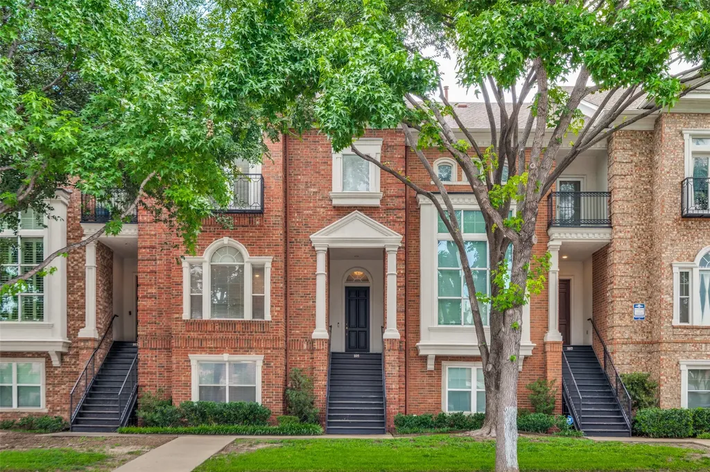 2205 Canton Street Dallas TX 75201