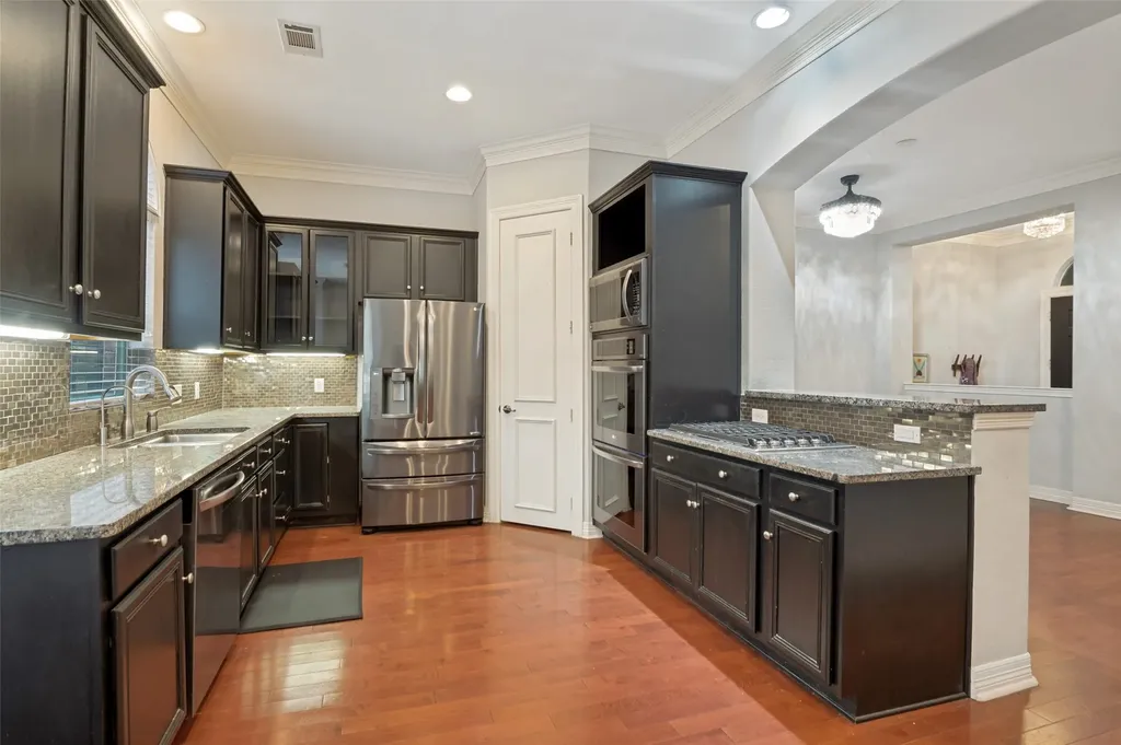2205 Canton Street Dallas TX 75201