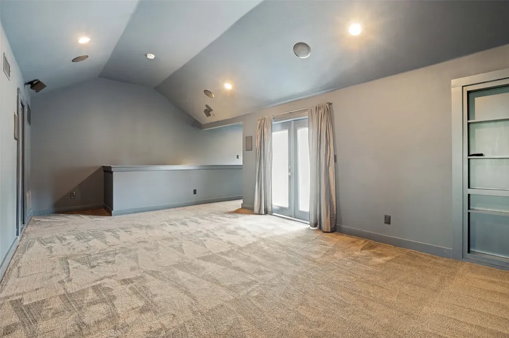 2205 Canton Street Dallas TX 75201