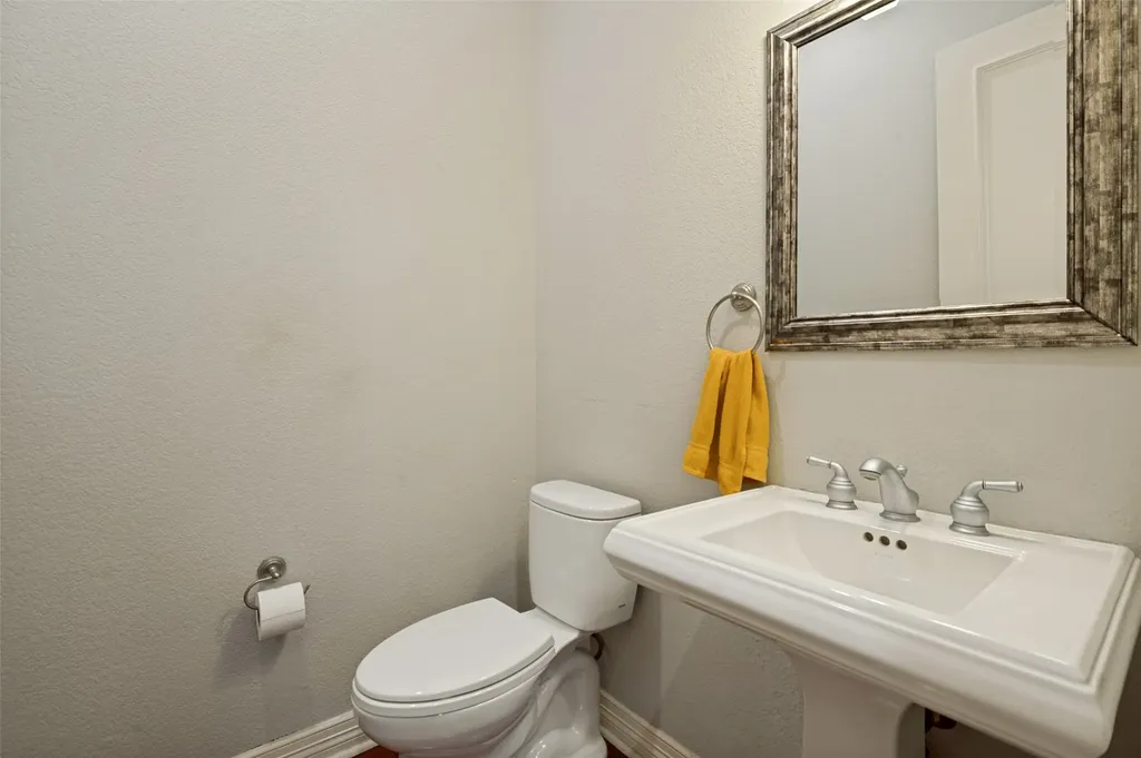 2205 Canton Street Dallas TX 75201
