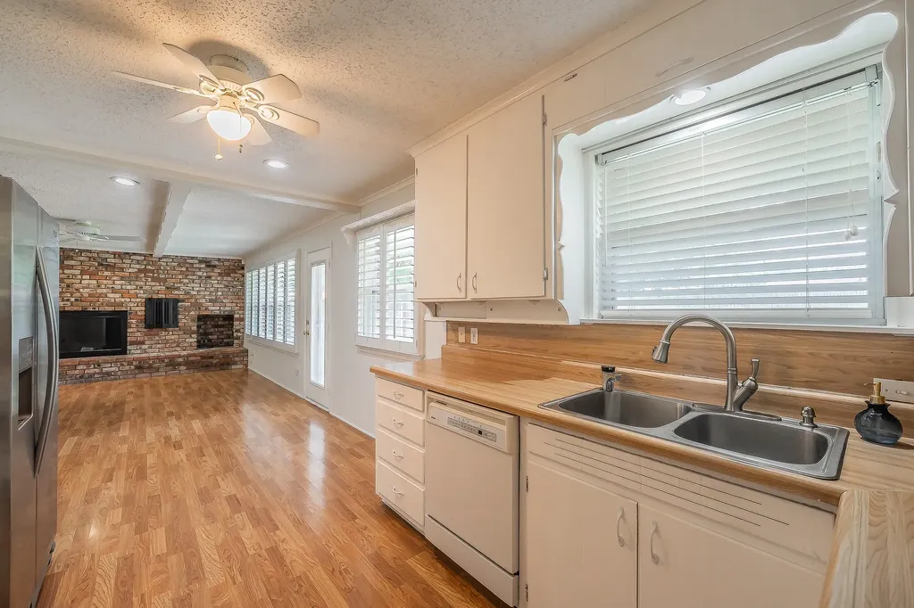 3513 Granada Drive Richland Hills TX 76118