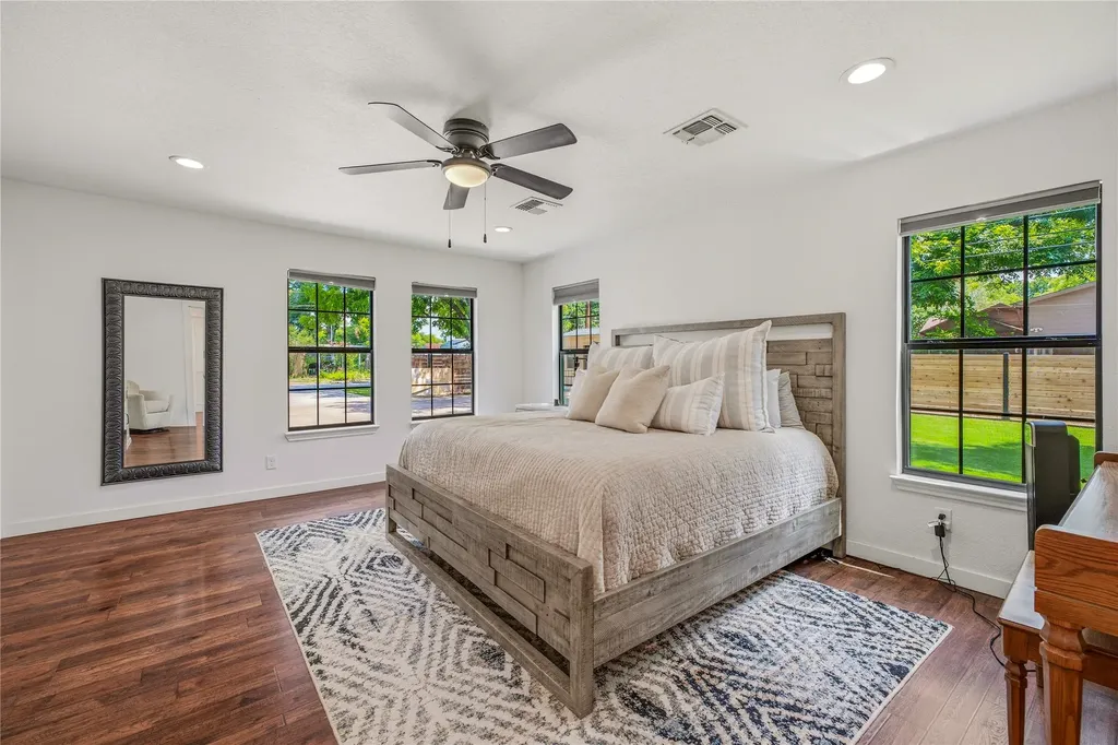 912 Calaveras Street Graham TX 76450