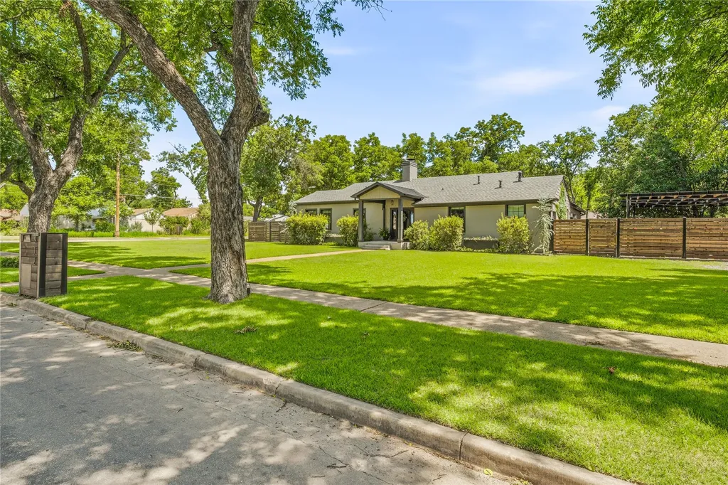 912 Calaveras Street Graham TX 76450