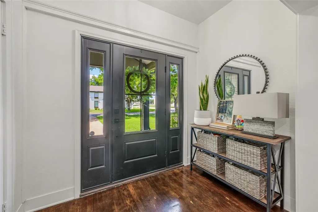 912 Calaveras Street Graham TX 76450