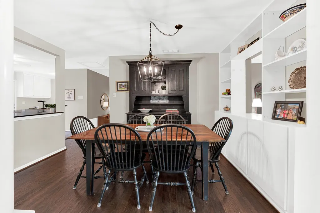 8835 Larchwood Drive Dallas TX 75238