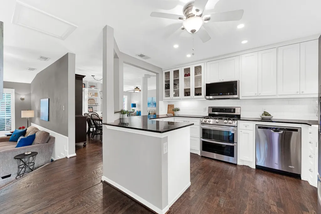 8835 Larchwood Drive Dallas TX 75238