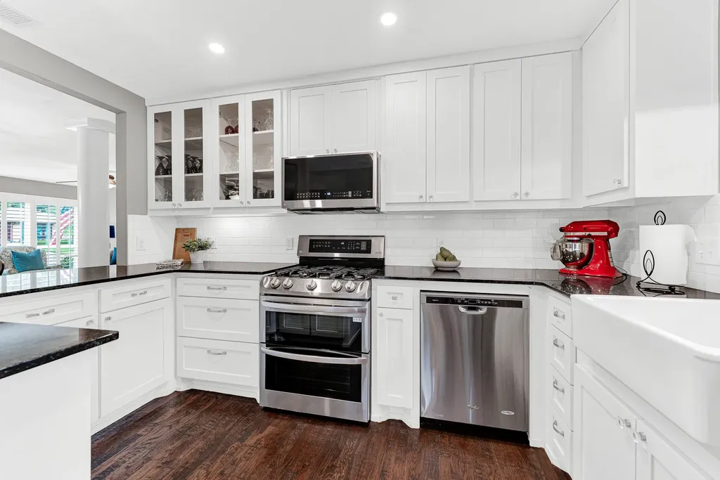 8835 Larchwood Drive Dallas TX 75238