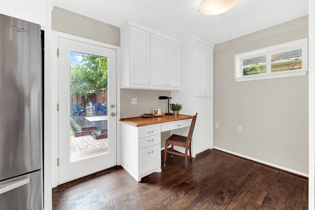 8835 Larchwood Drive Dallas TX 75238