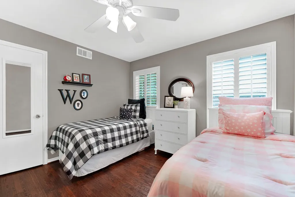 8835 Larchwood Drive Dallas TX 75238