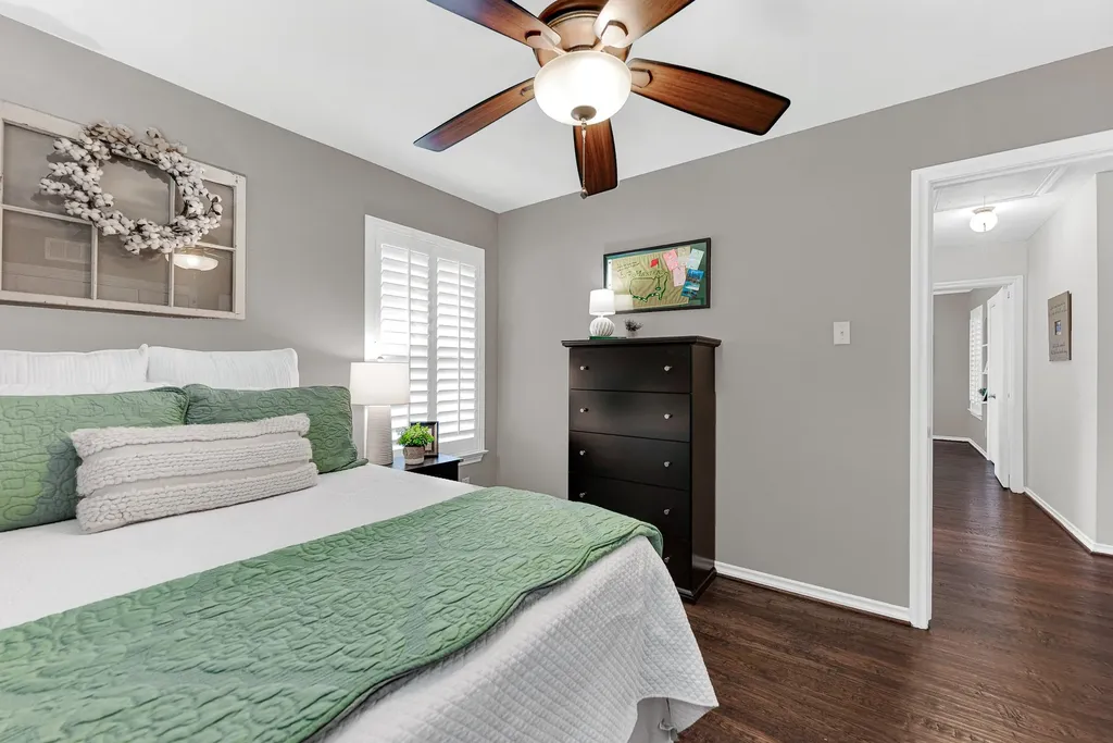 8835 Larchwood Drive Dallas TX 75238