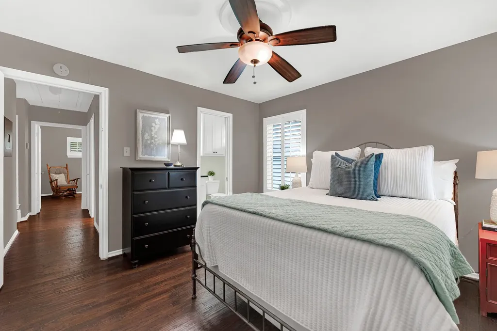 8835 Larchwood Drive Dallas TX 75238