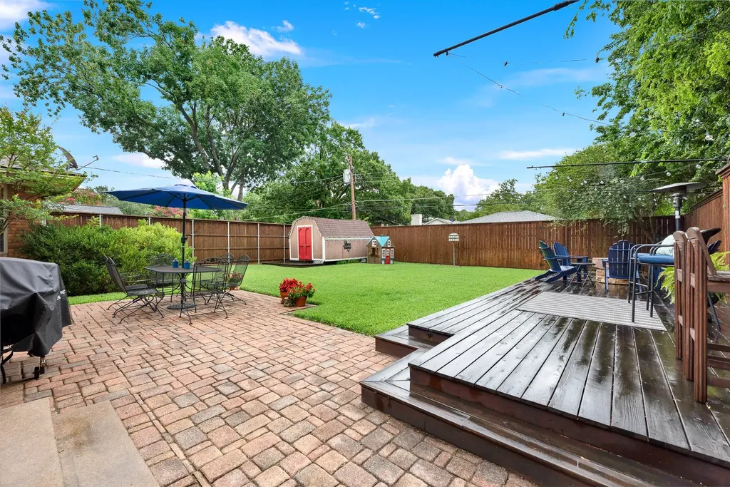 8835 Larchwood Drive Dallas TX 75238