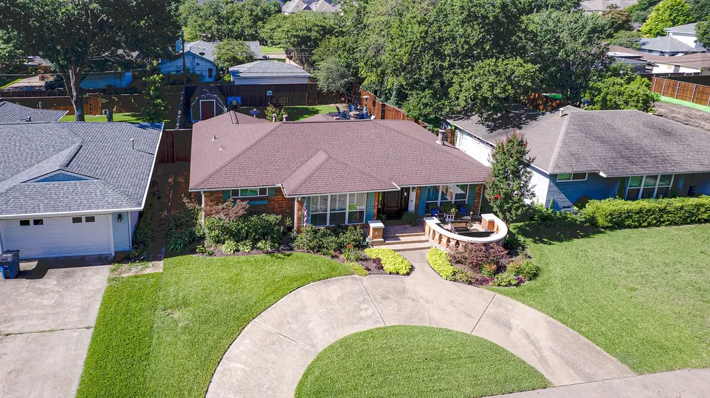8835 Larchwood Drive Dallas TX 75238