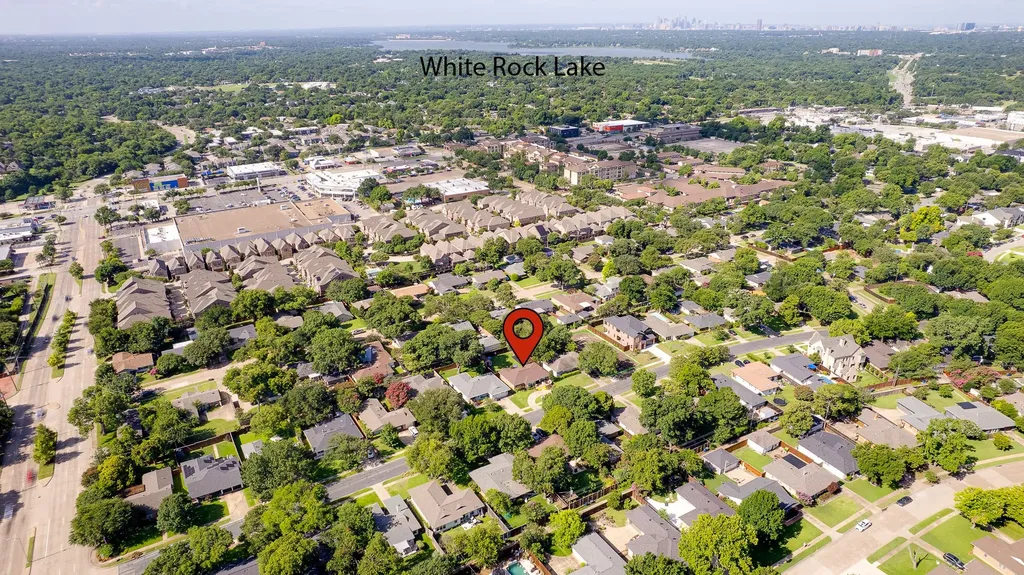 8835 Larchwood Drive Dallas TX 75238