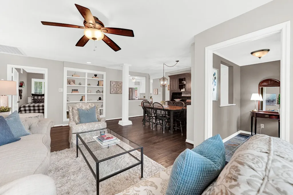 8835 Larchwood Drive Dallas TX 75238