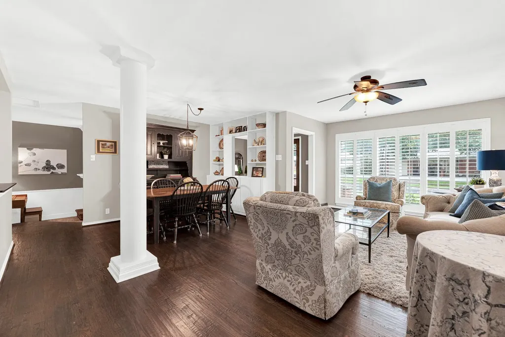 8835 Larchwood Drive Dallas TX 75238