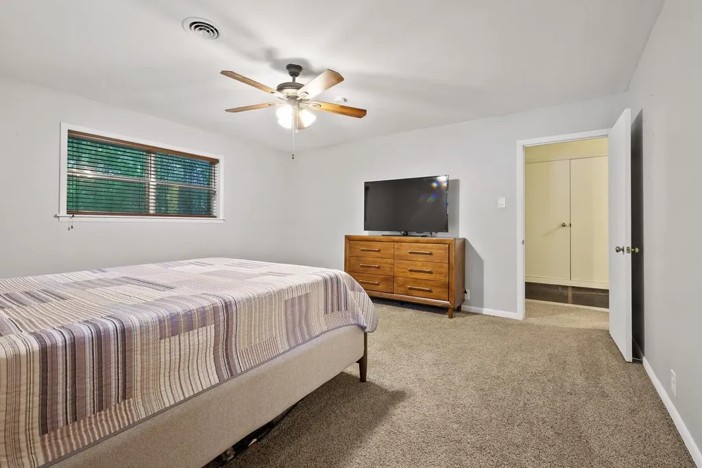 111 W Tennie Street Gainesville TX 76240