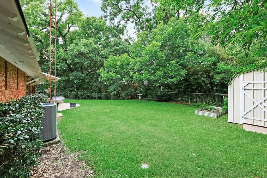 111 W Tennie Street Gainesville TX 76240