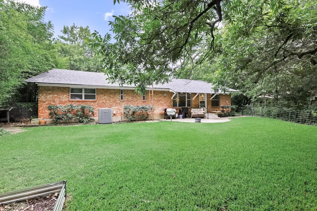 111 W Tennie Street Gainesville TX 76240