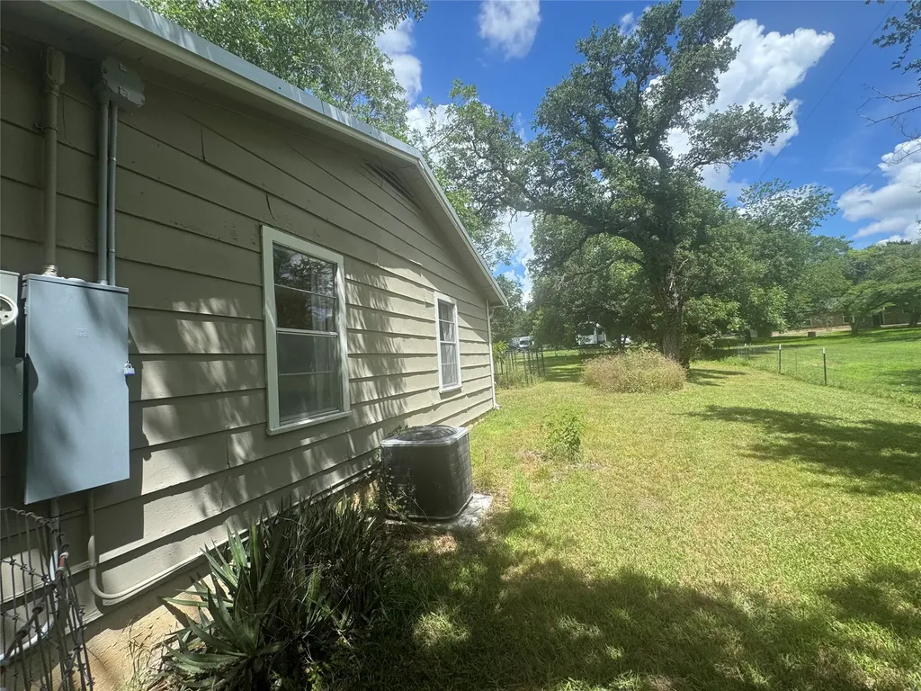 4527 Fm 219 Clifton TX 76634