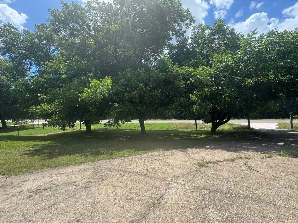 4527 Fm 219 Clifton TX 76634