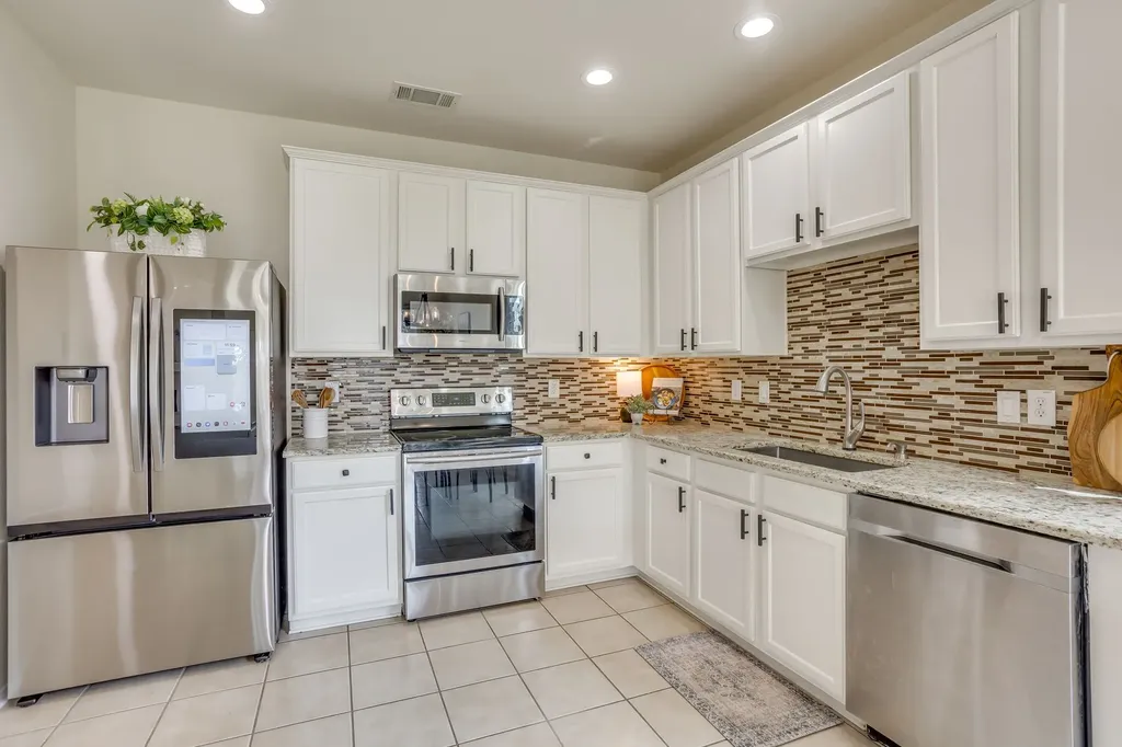 12517 Patnoe Drive Fort Worth TX 76028