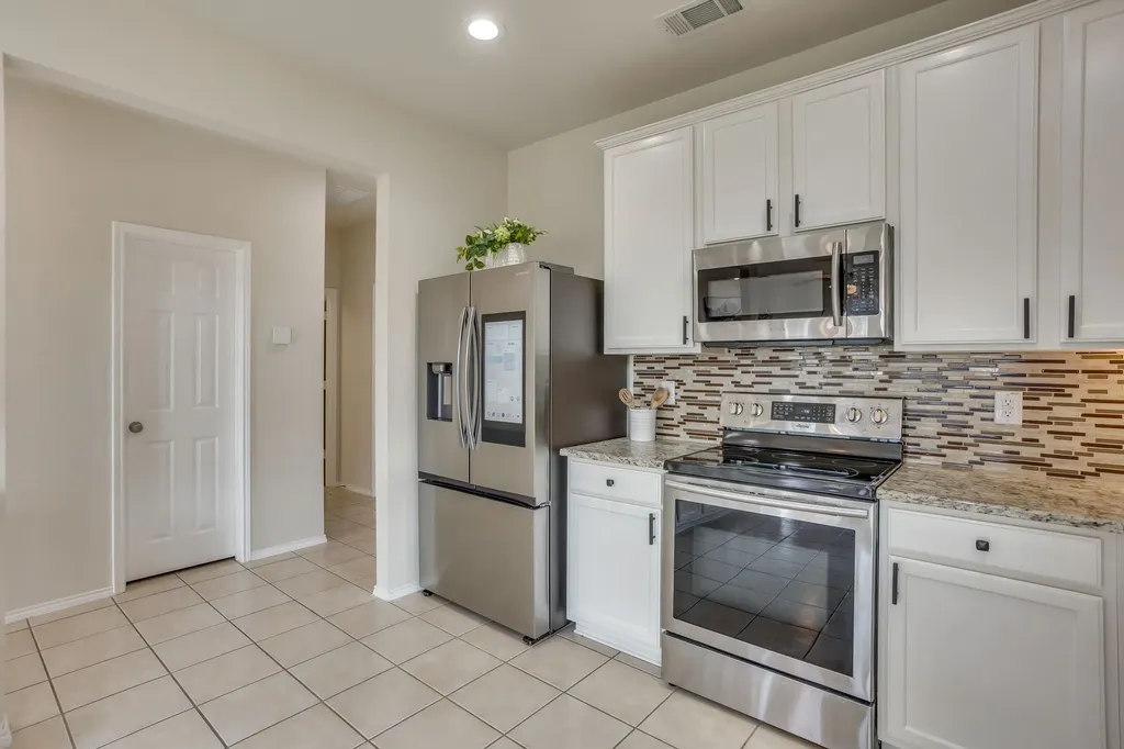12517 Patnoe Drive Fort Worth TX 76028