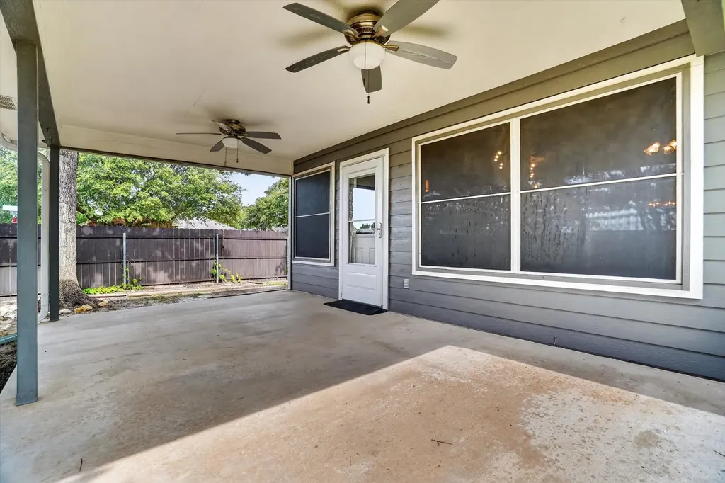 801 Pennsylvania Drive Saginaw TX 76131