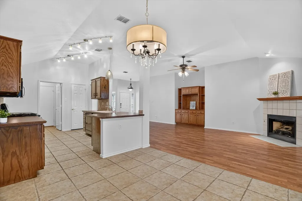 801 Pennsylvania Drive Saginaw TX 76131