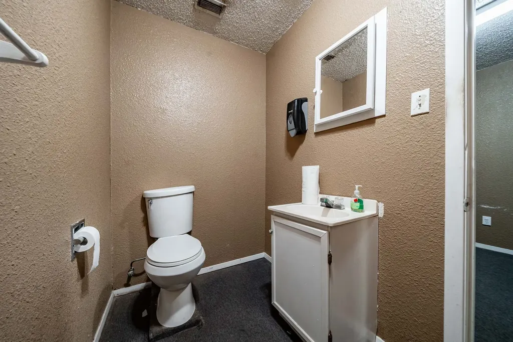 1231 Commercial Avenue Anson TX 79501