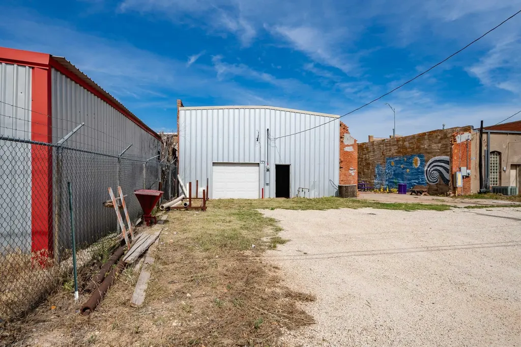 1231 Commercial Avenue Anson TX 79501