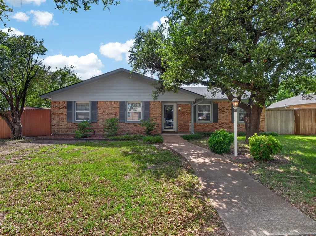 2935 Rolling Hills Drive Carrollton TX 75007